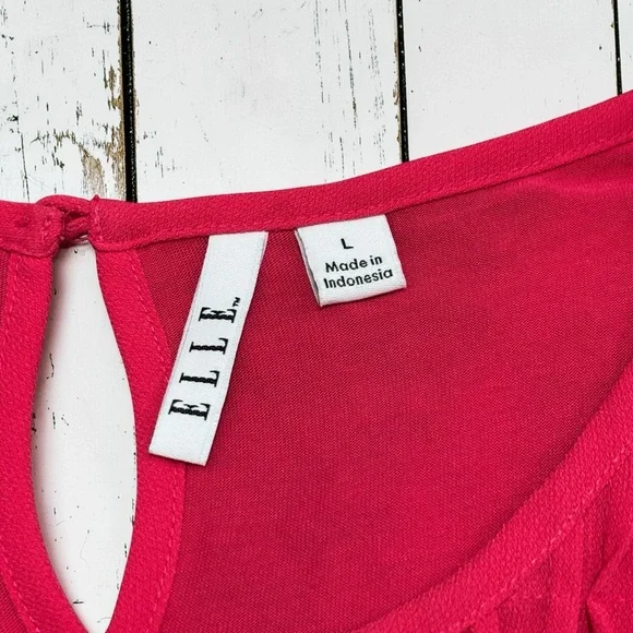 ELLE Salmon Pink Sleeveless Blouse Size L Lace Yoke Tank Top Keyhole Back - Picture 3 of 5